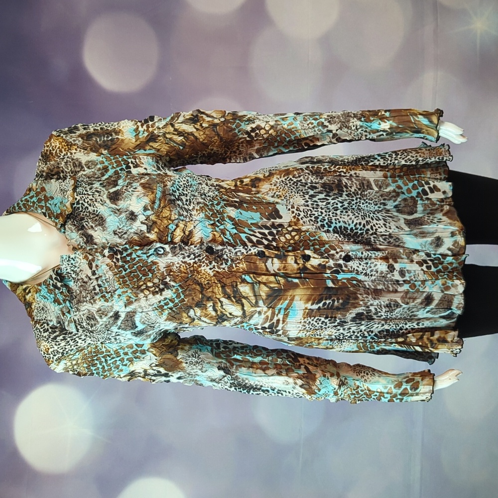 Pleats Collection by Ping Imports Animal Print Button Up Tunic Blouse sz M